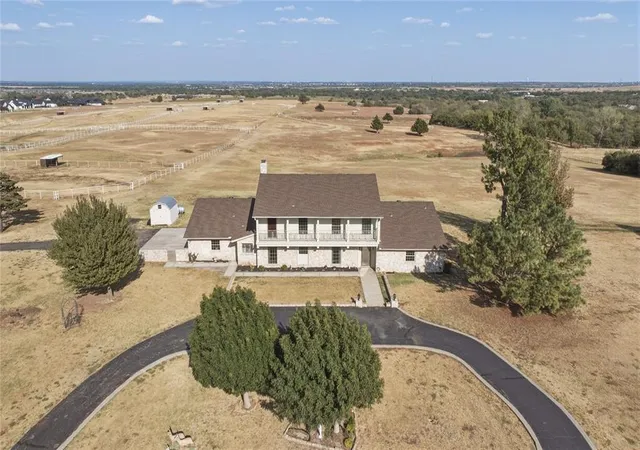 Single family home for sale at 12700 N Frisco Rd, Yukon, OK 73099 | MLS# 1249111