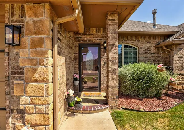 Photo 3 of Single family home for sale at 16204 Romeo Dr, Edmond, OK 73013 | MLS# 1249112 | Listing updated on 2026-09-18