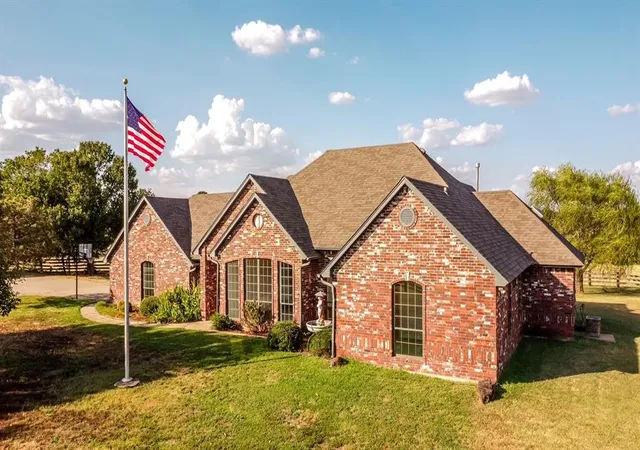 Photo 2 of Single family home for sale at 100708 S Highway 177, Meeker, OK 74855 | MLS# 1249115 | Listing updated on 2026-10-03