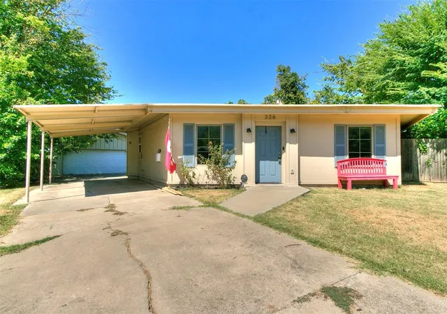 Photo 1 of Single family home for sale at 326 Atterberry Dr, Norman, OK 73071 | MLS# 1249121 | Listing updated on 2026-09-15