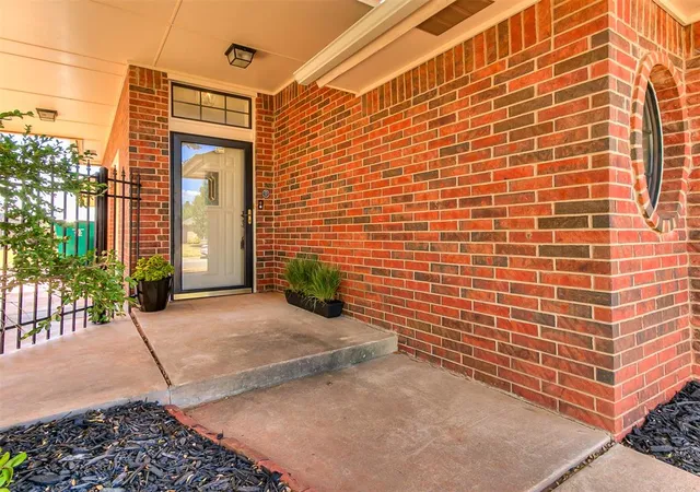 Photo 2 of Single family home for sale at 1340 Nw 138th Street, Edmond, OK 73013 | MLS# 1249122 | Listing updated on 2026-10-19