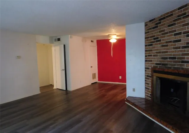 Listing Photo 4 - Condo for sale in building located at 6026 NW Expy, Oklahoma, OK 73132 - Unit #B