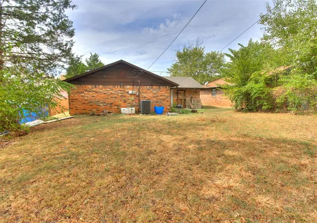 Photo 2 of Single family home for sale at 225 S Dixon Ave, Shawnee, OK 74801 | MLS# 1249134 | Listing updated on 2026-10-03