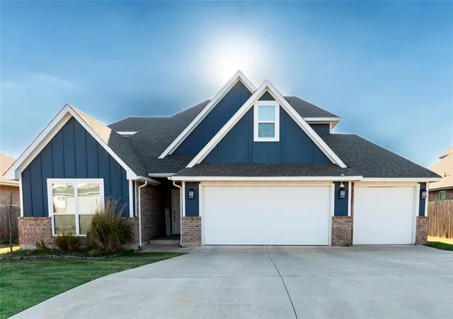 Photo 1 of Single family home for sale at 2204 Arcady Ave, Norman, OK 73026 | MLS# 1249137 | Listing updated on 2026-09-16
