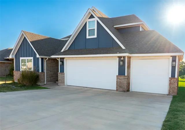 Photo 3 of Single family home for sale at 2204 Arcady Ave, Norman, OK 73026 | MLS# 1249137 | Listing updated on 2026-09-16