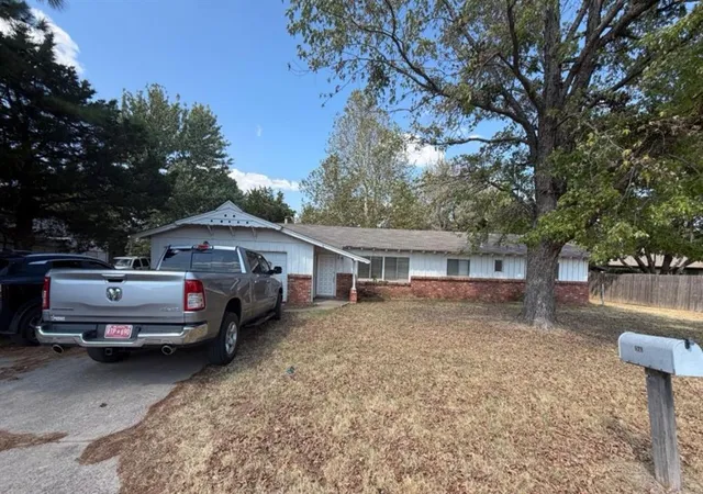 Photo 1 of Single family home for sale at 527 Montana St, Jones, OK 73049 | MLS# 1249148 | Listing updated on 2026-09-16