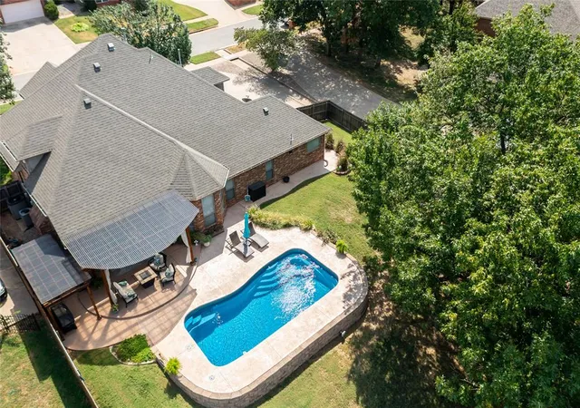 Single family home for sale at 19509 Yearling Way, Edmond, OK 73012 | MLS# 1249153