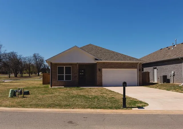 Photo 1 of Single family home for sale at 629 Remington Ave, Jones, OK 73034 | MLS# 1249154 | Listing updated on 2026-09-16