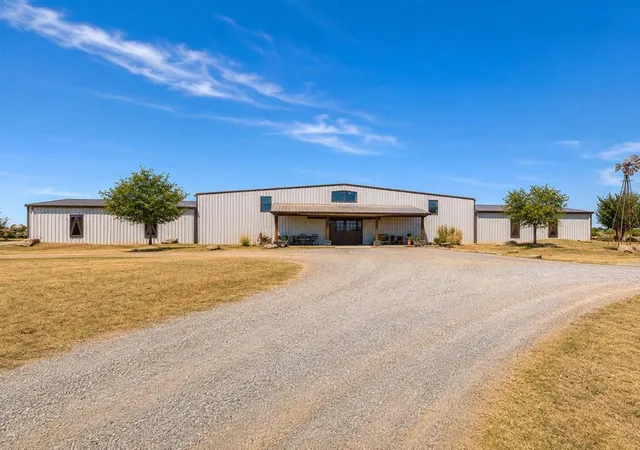 Photo 3 of Mansion for sale at 5400 N Piedmont Rd, Piedmont, OK 73078 | MLS# 1249164 | Listing updated on 2026-09-16