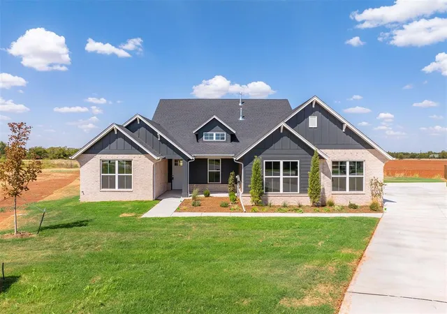 Photo 1 of Single family home for sale at 6721 Lake View Ct, Cashion, OK 73044 | MLS# 1249165 | Listing updated on 2026-09-19