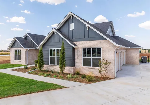 Photo 2 of Single family home for sale at 6721 Lake View Ct, Cashion, OK 73044 | MLS# 1249165 | Listing updated on 2026-09-19
