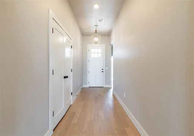 Photo 3 of Single family home for sale at 6721 Lake View Ct, Cashion, OK 73044 | MLS# 1249165 | Listing updated on 2026-09-19