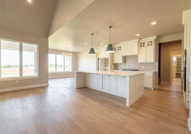Photo 4 of Single family home for sale at 6721 Lake View Ct, Cashion, OK 73044 | MLS# 1249165 | Listing updated on 2026-09-19