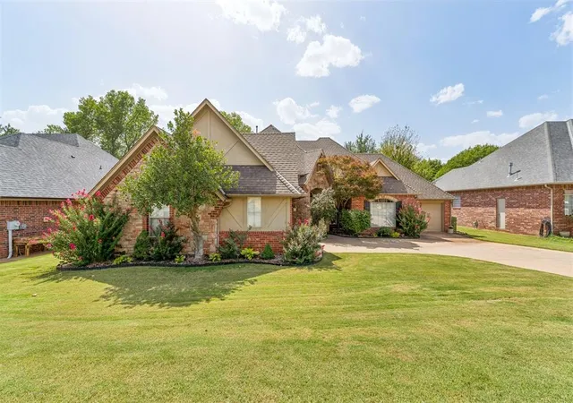 Photo 3 of Single family home for sale at 2517 Flint Ridge Rd, Edmond, OK 73003 | MLS# 1249187 | Listing updated on 2026-10-07