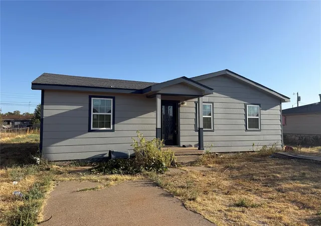 Photo 1 of Single family home for sale at 1325 E Hemlock St, Altus, OK 73521 | MLS# 1249193 | Listing updated on 2026-09-18