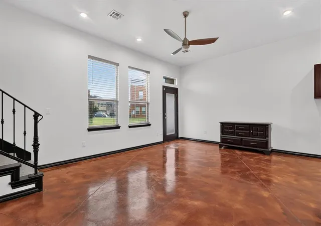 Photo 4 of Townhouse for sale at 471 S Fretz Ave, Edmond, OK 73003 | MLS# 1249195 | Listing updated on 2026-09-16