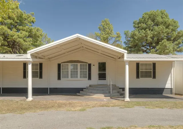 Photo 2 of Sale Pending at 11701 Mary Ln, Norman, OK 73026 | MLS# 1249208 | Listing updated on 2026-09-20