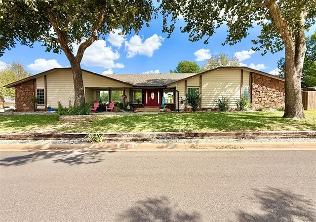 Photo 1 of Single family home for sale at 3000 Robin Rd, Oklahoma City, OK 73110 | MLS# 1249211 | Listing updated on 2026-09-17
