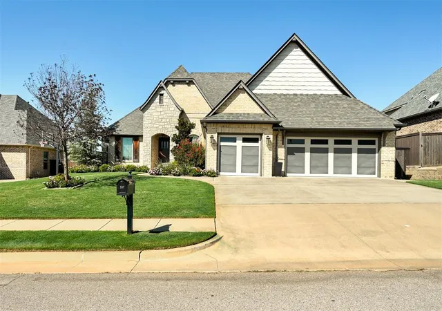 Photo 4 of Single family home for sale at 5317 Gateway Brg Ct, Edmond, OK 73034 | MLS# 1249213 | Listing updated on 2026-09-17