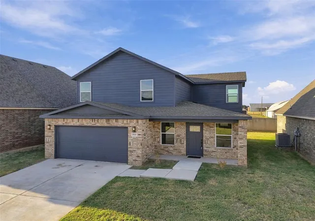 Photo 2 of Single family home for sale at 808 Chateau Ct, Kingfisher, OK 73750 | MLS# 1249215 | Listing updated on 2026-09-18