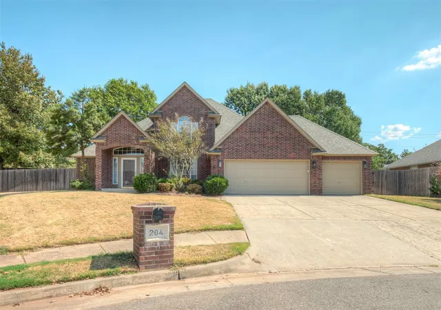 Photo 1 of Single family home for sale at 204 Ainsley Ct, Edmond, OK 73034 | MLS# 1249219 | Listing updated on 2026-10-06