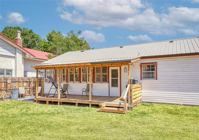 Photo 4 of Single family home for sale at 409 S Cedar Ave, Erick, OK 73645 | MLS# 1249222 | Listing updated on 2026-09-16