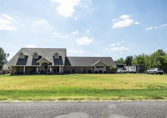 Photo 1 of Sale Pending at 711 Timberland Way, Tuttle, OK 73089 | MLS# 1249229 | Listing updated on 2026-09-24