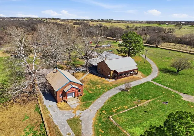 Photo 4 of Sale Pending at 35193 Ew 1270, Seminole, OK 74868 | MLS# 1249230 | Listing updated on 2026-09-24