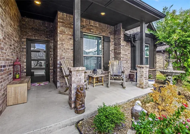 Photo 2 of Single family home for sale at 713 Bison Xing Dr, Yukon, OK 73099 | MLS# 1249232 | Listing updated on 2026-09-25