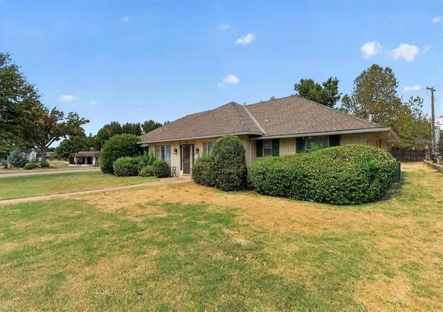 Photo 2 of Single family home for sale at 3117 Hickory Stick Rd, Oklahoma City, OK 73120 | MLS# 1249250 | Listing updated on 2026-09-25