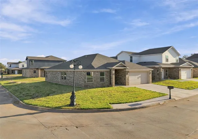 Photo 3 of Single family home for sale at 808 Venice Ct, Kingfisher, OK 73750 | MLS# 1249256 | Listing updated on 2026-09-18