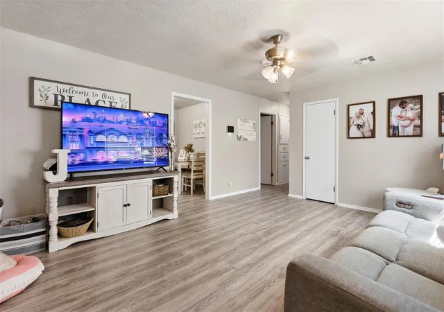 Photo 3 of Sale Pending at 302 W East St, Elmore City, OK 73433 | MLS# 1249258 | Listing updated on 2026-10-01