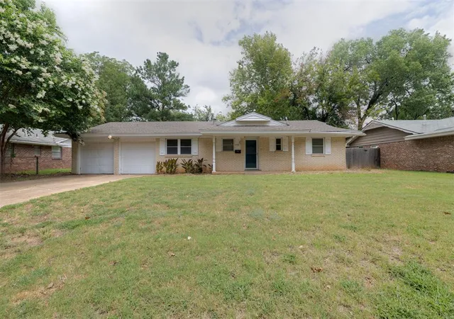 Photo 1 of Sale Pending at 1701 Beverly Hills St, Norman, OK 73072 | MLS# 1249263 | Listing updated on 2026-09-21