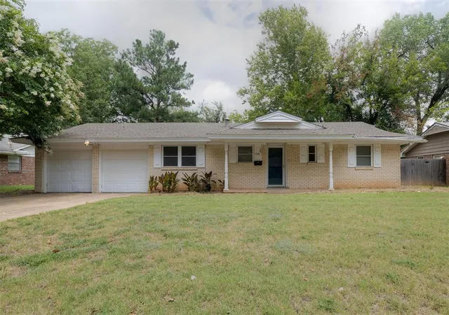 Photo 3 of Sale Pending at 1701 Beverly Hills St, Norman, OK 73072 | MLS# 1249263 | Listing updated on 2026-09-21