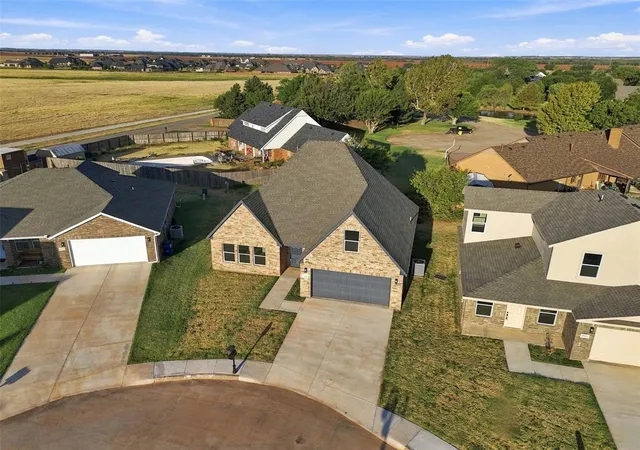 Photo 4 of Single family home for sale at 1006 Milan Ln, Kingfisher, OK 73750 | MLS# 1249264 | Listing updated on 2026-09-18