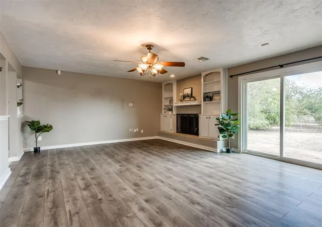 Photo 3 of Sale Pending at 4908 Lincoln Sq, Oklahoma City, OK 73135 | MLS# 1249272 | Listing updated on 2026-09-29