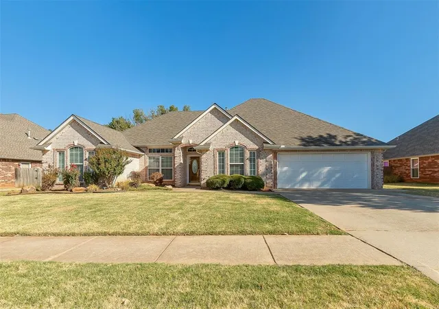 Photo 2 of Single family home for sale at 2921 Misty Ridge Dr, Norman, OK 73071 | MLS# 1249278 | Listing updated on 2026-09-16