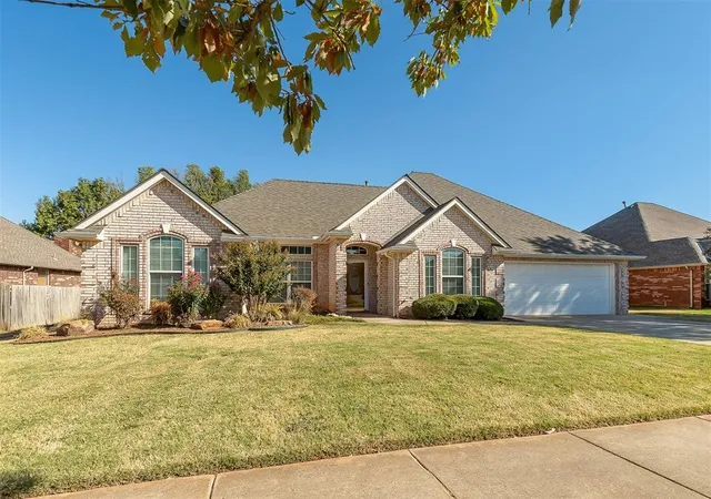 Photo 3 of Single family home for sale at 2921 Misty Ridge Dr, Norman, OK 73071 | MLS# 1249278 | Listing updated on 2026-09-16