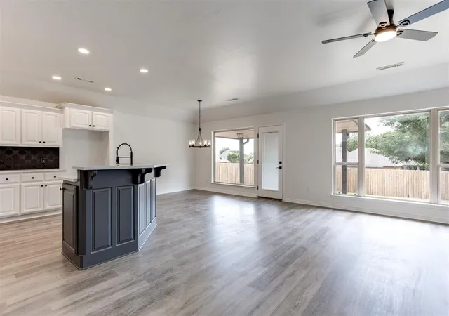 Photo 3 of Single family home for sale at 2505 Sutton Ct, Shawnee, OK 74804 | MLS# 1249284 | Listing updated on 2026-09-21