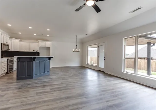 Photo 3 of Single family home for sale at 2505 Sutton Ct, Shawnee, OK 74804 | MLS# 1249284 | Listing updated on 2026-09-21