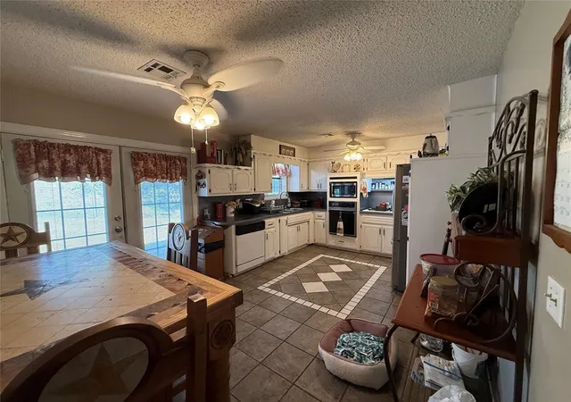 Photo 3 of Sale Pending at 327 S Mcclure Ave, Pauls Valley, OK 73075 | MLS# 1249300 | Listing updated on 2026-10-07
