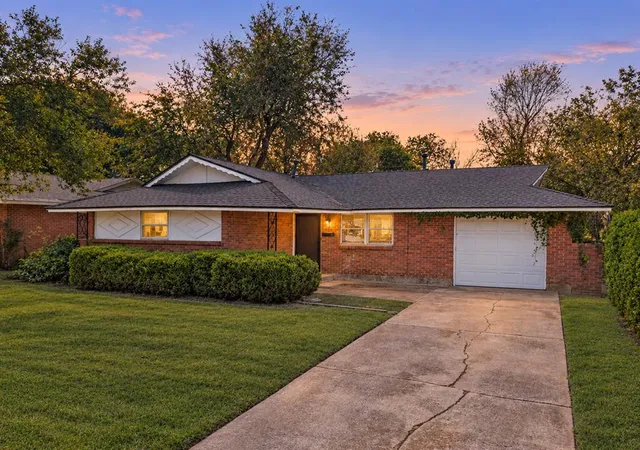 Photo 1 of Single family home for sale at 644 W Main St, Moore, OK 73160 | MLS# 1249302 | Listing updated on 2026-09-16