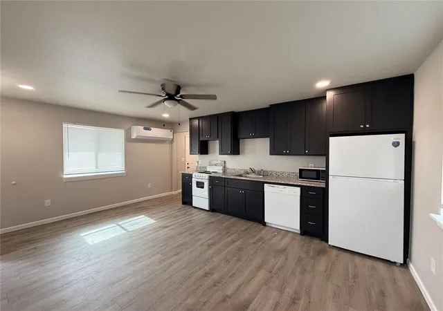 Listing Photo 4 - Condo for sale in building located at 524 N Bryan Ave, Stroud, OK 74079