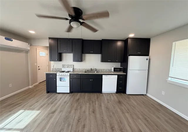 Listing Photo 5 - Condo for sale in building located at 524 N Bryan Ave, Stroud, OK 74079
