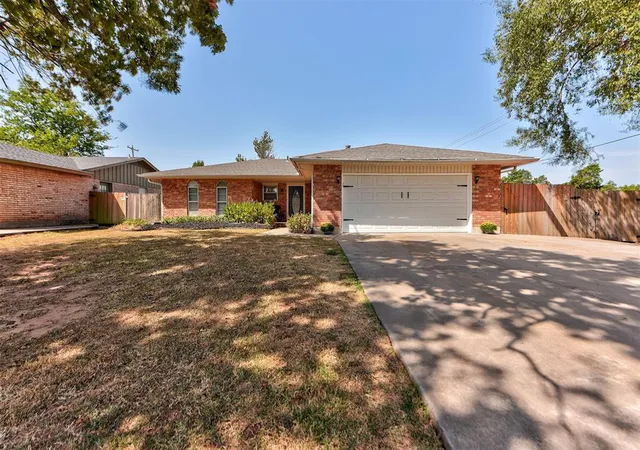 Photo 1 of Single family home for sale at 1073 Harrison St, Harrah, OK 73045 | MLS# 1249305 | Listing updated on 2026-10-07