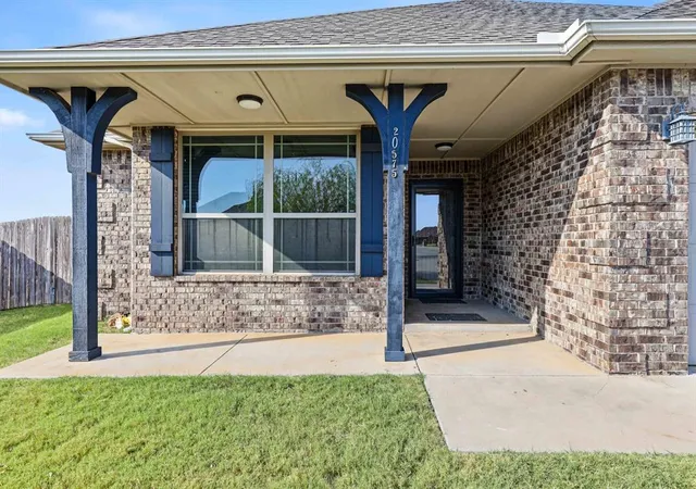 Photo 2 of Single family home for sale at 20575 Creekside Dr, Harrah, OK 73045 | MLS# 1249306 | Listing updated on 2026-10-09