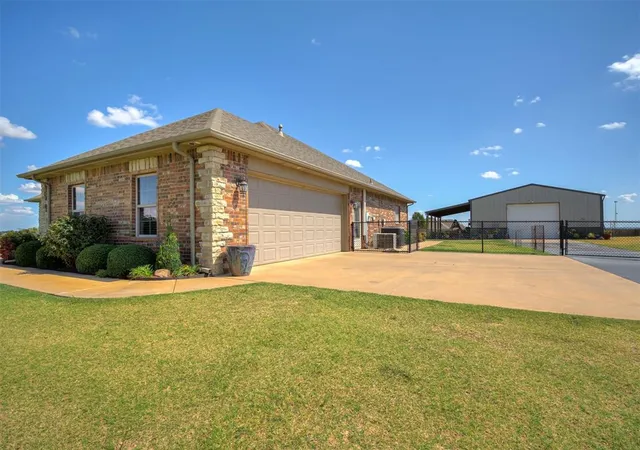 Photo 3 of Single family home for sale at 486 Summer Hl Rd, Blanchard, OK 73010 | MLS# 1249333 | Listing updated on 2026-09-17