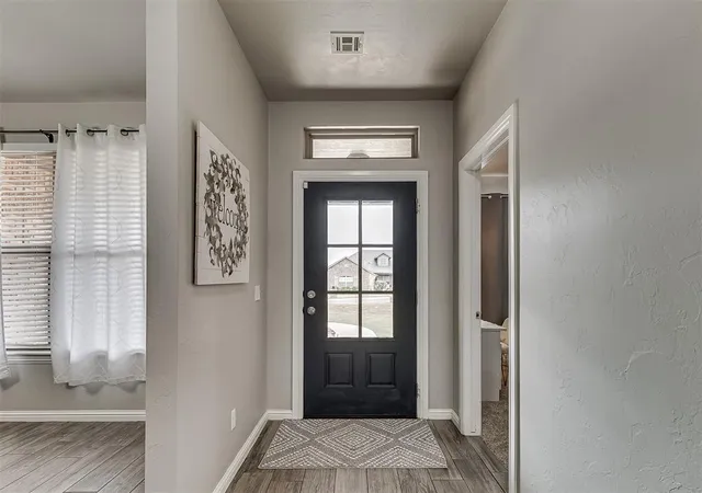 Photo 4 of Sale Pending at 1506 Bridge St, Edmond, OK 73025 | MLS# 1249342 | Listing updated on 2026-09-17
