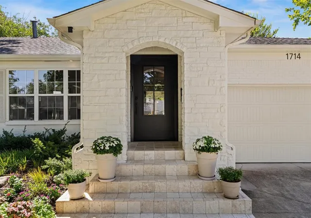 Photo 3 of Single family home for sale at 1714 Drakestone Ave, Nichols Hills, OK 73120 | MLS# 1249347 | Listing updated on 2026-09-20
