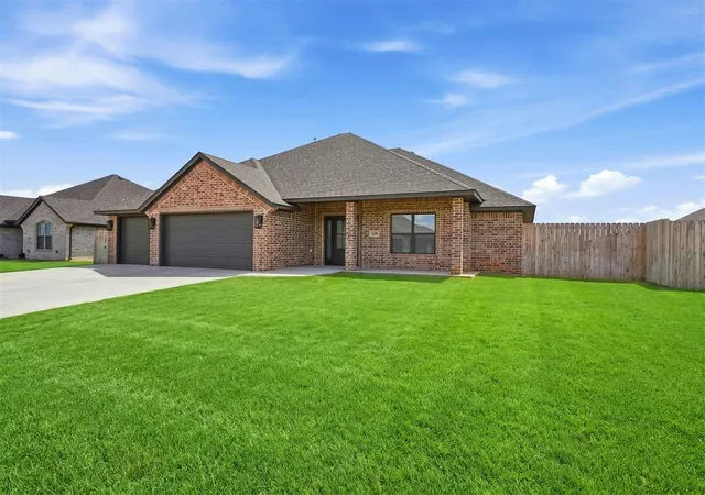 Photo 3 of Single family home for sale at 714 Sheryl Ln, Altus, OK 73521 | MLS# 1249348 | Listing updated on 2026-09-17